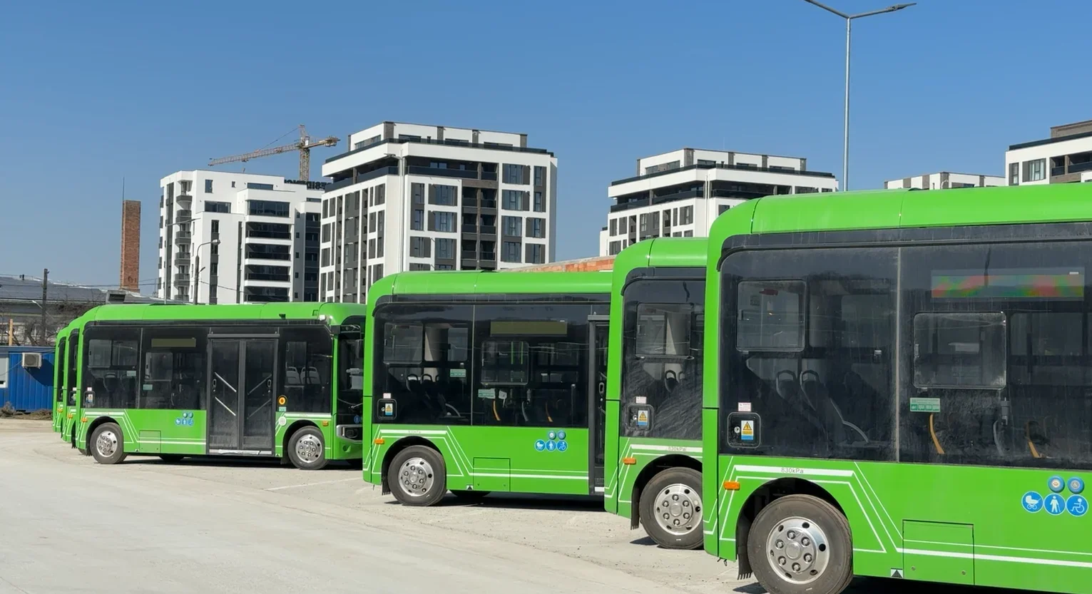 Canicula se suportă mai ușor în autobuze