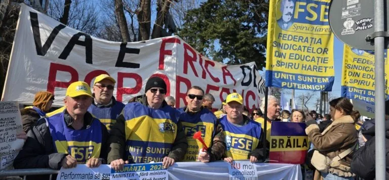 Sindicaliștii din educație și studenții au protestat în fața Palatului Cotroceni