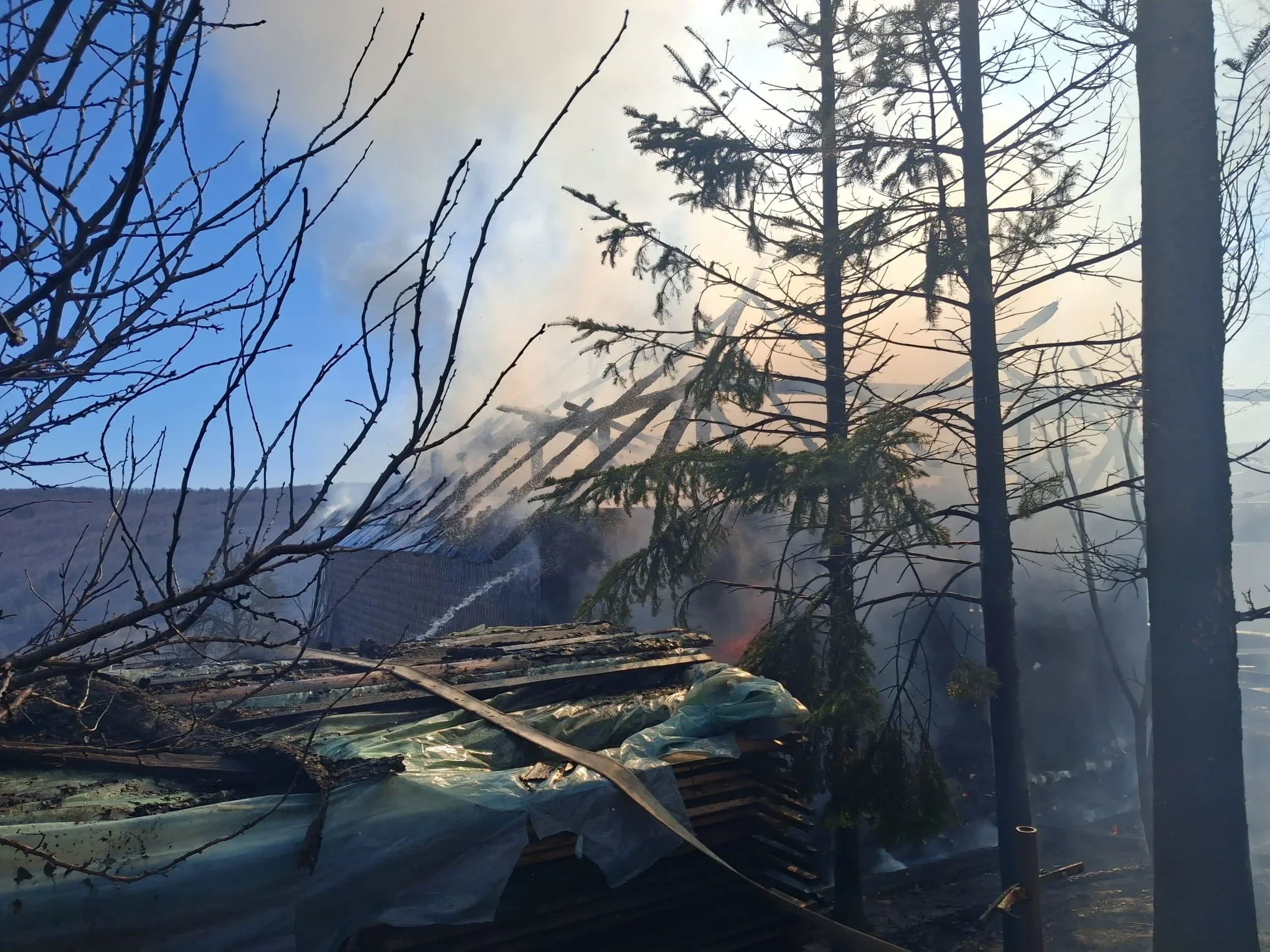 Incendiu la o casă din Pârteștii de Jos