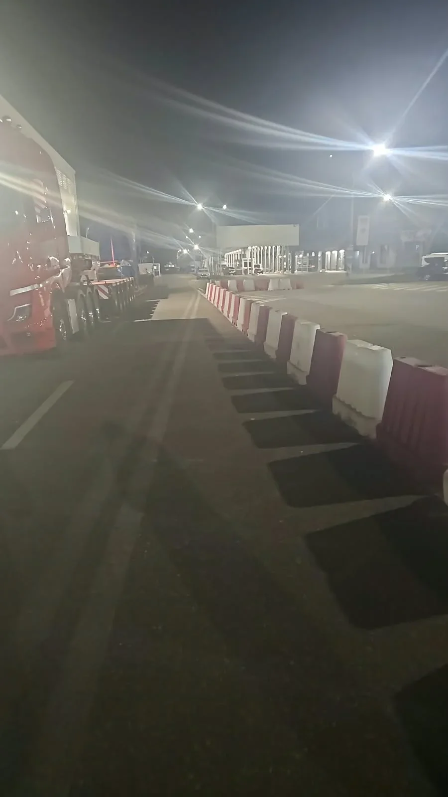 Alertă în vama Siret; oamenii și lucrătorii din vama au fost evacuați