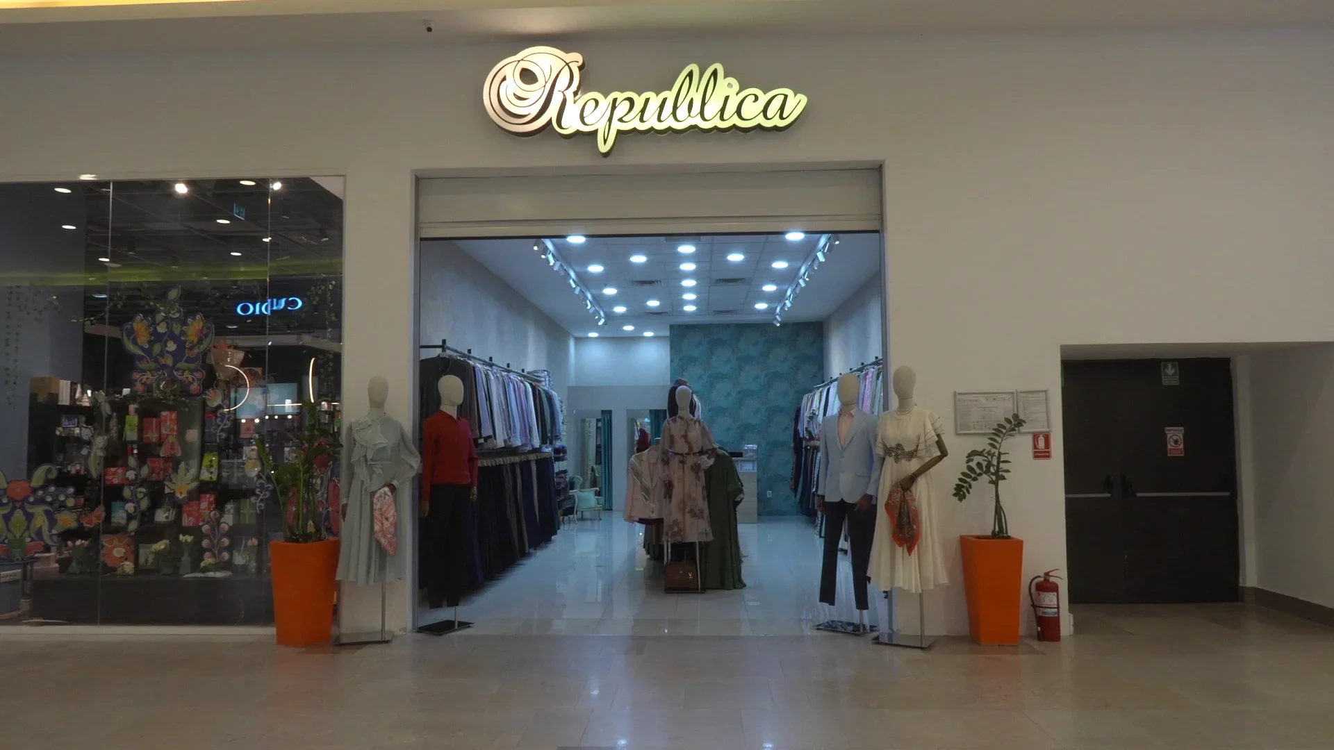 Ținute moderne și versatile, la Republica din Iulius Mall Suceava