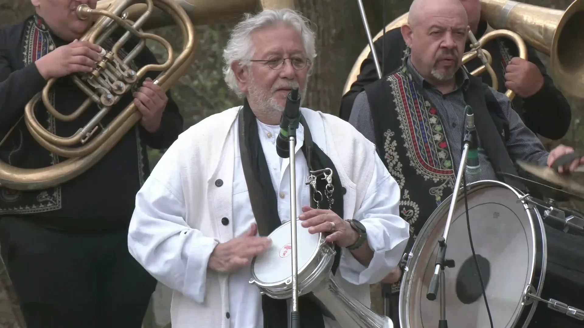 Spectacolele de paște au adunat oamenii la Muzeul Satului