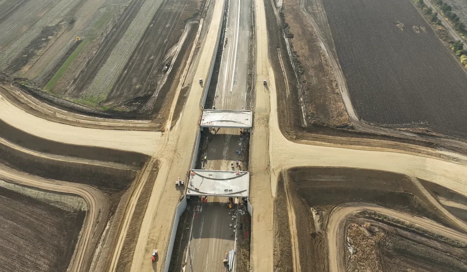 Se asfaltează un nou pasaj pe A7