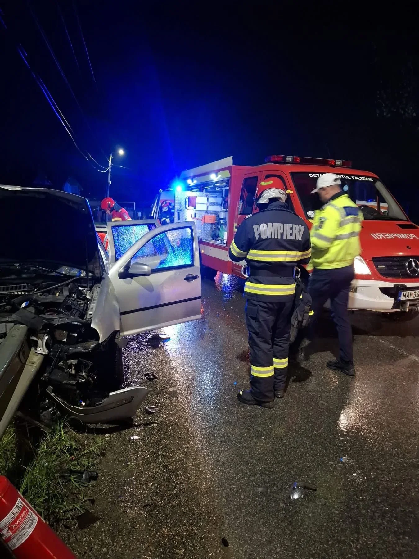 Șoferul rănit în accidentul de la Fălticeni este în stare gravă