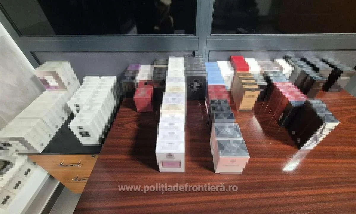 Sute de parfumuri contrafăcute, găsite în autoturismul unui bărbat cu cetățenie româno-ucraineană