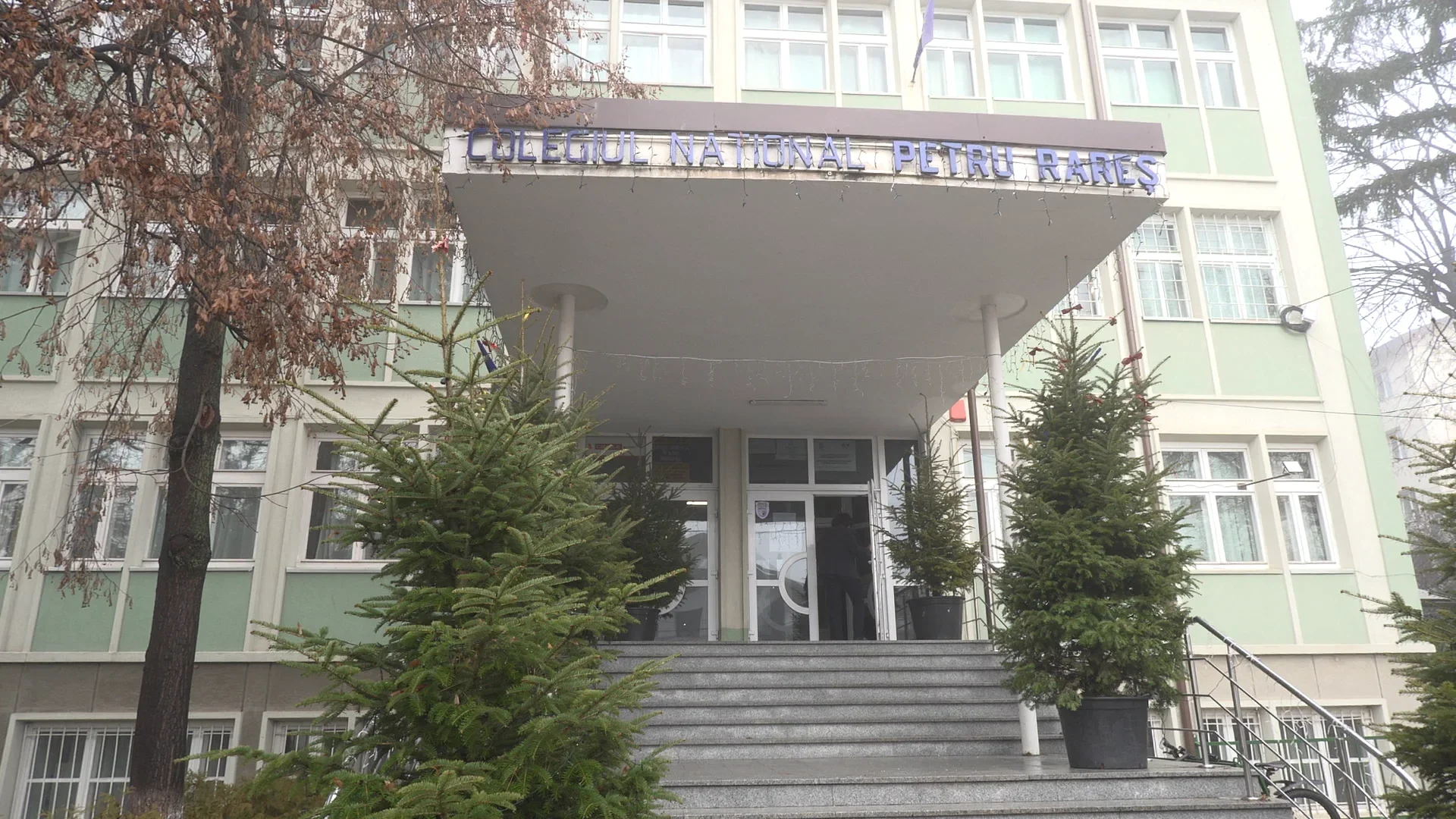 75 de elevi și 16 profesori din județ, blocați în Orientul Mijlociu