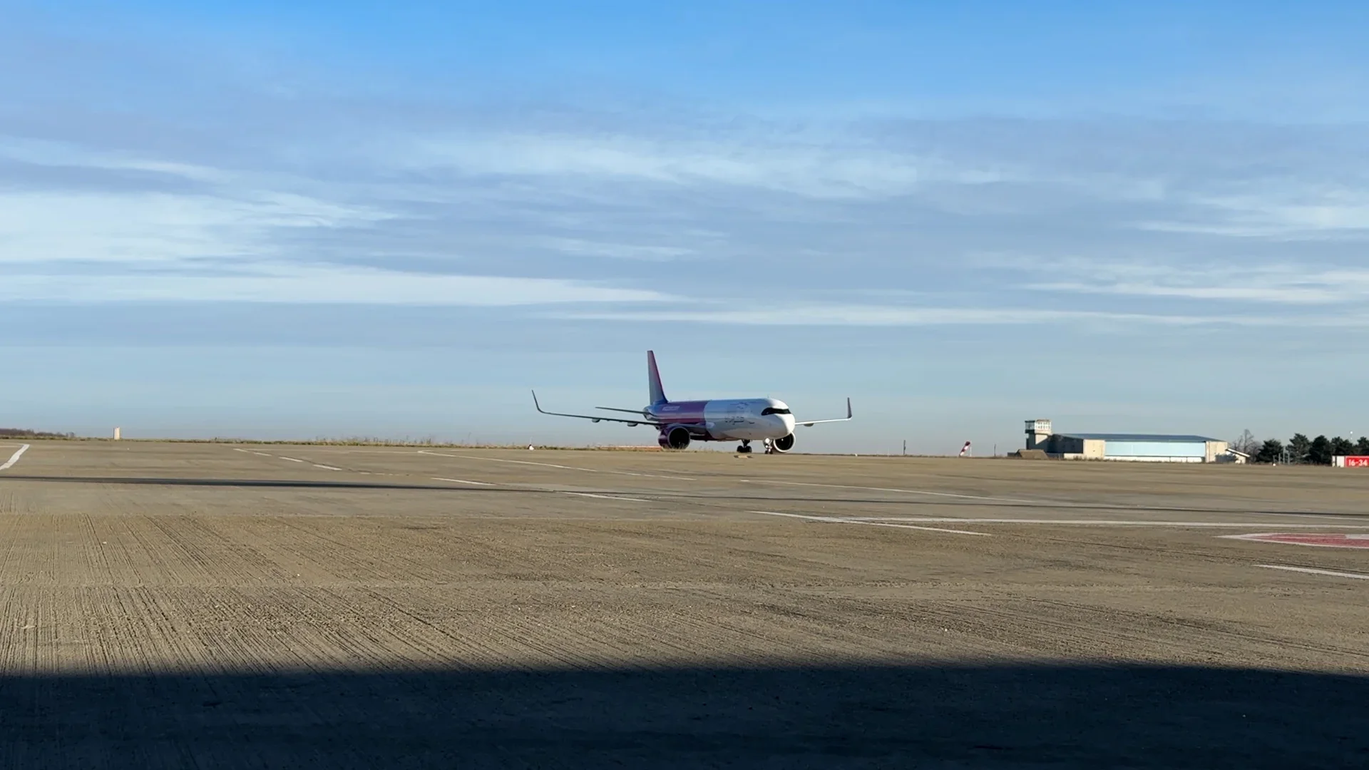 Extinderea aeroportului aprobată de consilierii județeni