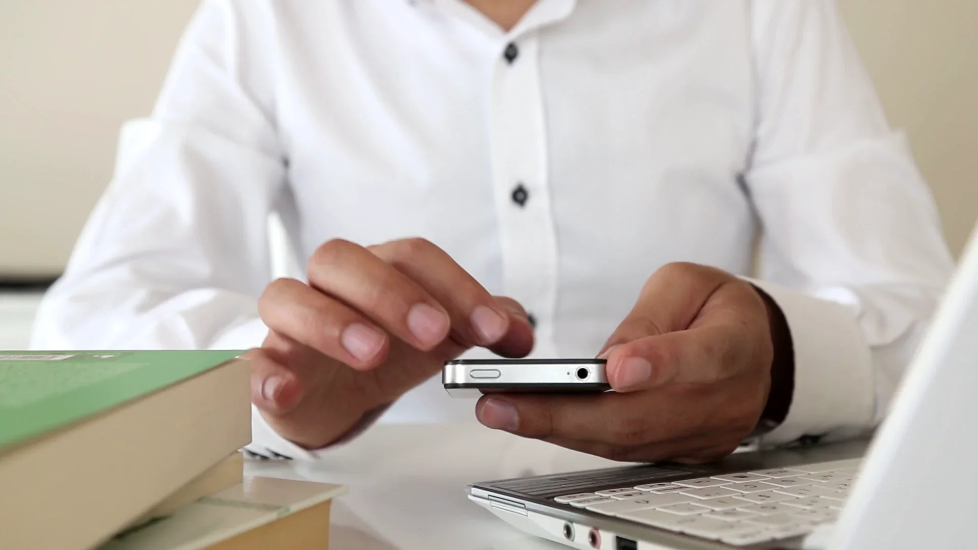 Facturile la telefonie ar putea fi calculate doar la cursul B.N.R.